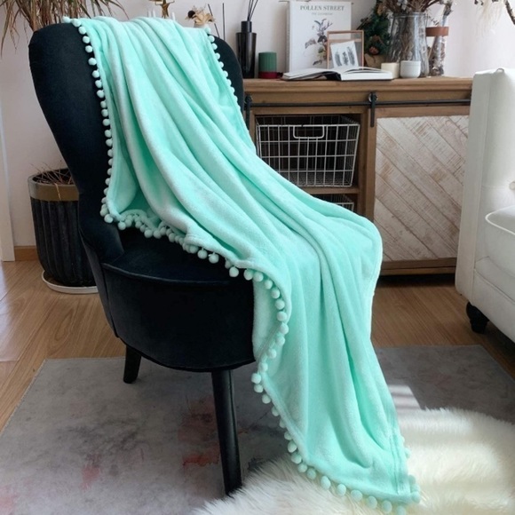 Vibrant Mint Green Pompom Fringe Chic Cozy Soft Throw Blanket/Cover - Picture 1 of 16